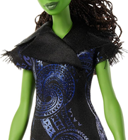 Mattel Universal Pictures Wicked: For Good Elphaba Muñeca cantarina con Ropa de Quita y pon, Inspirada en la película, Canta “For Good” en inglés, JFM09